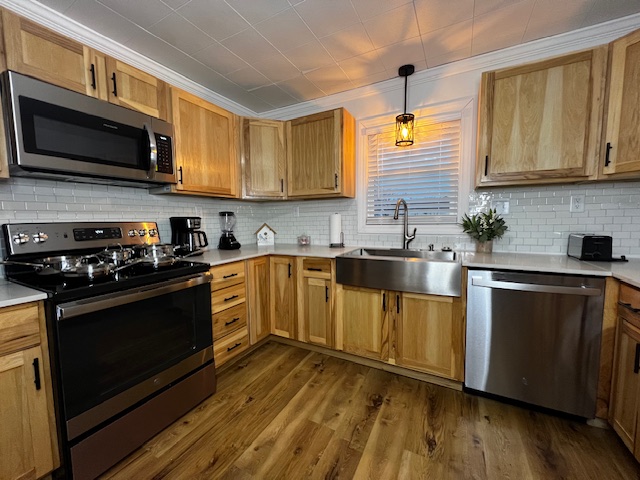 Living area at Cozy Bluebird Haven